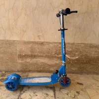 اسکوتر سه‌چرخ کودک سالم