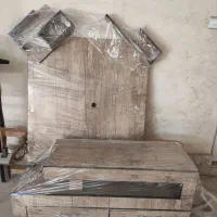 میز زیر تلویزیون