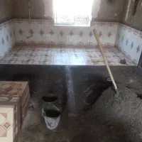 کاشی کاری و سنگ کاری انجام میشود