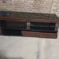 میز تلویزیون تمیز و مرتب