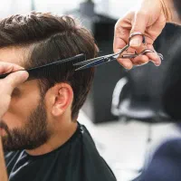 دستیار ارایشگر
