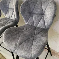 ۴ تا صندلی جزیره