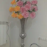 گلدان وگل مصنوعی
