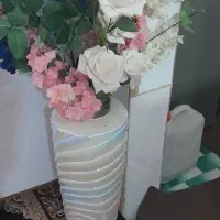 گل وگلدان