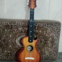 گیتار اسباب‌بازی