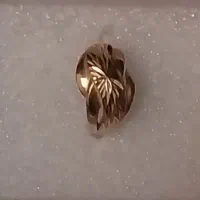 انگشتر طلا. ۵۰ بالا تابلو