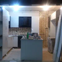 کابینت بسیار شیک همراه با هود ، سینک گرانیت ،دکور