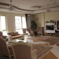 پرستار برای نگهداری کودک و نظافت منزل