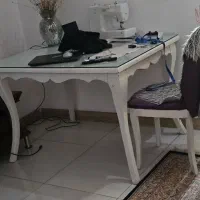 میز با یه عدد صندلی