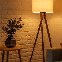 آباژور ایستاده