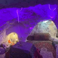 غار تنهایی ( خانه اجاره ای )