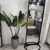 آینه قدی فلزی در خانه ایرانی