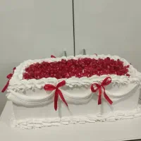 سفارش انواع کیک خامه ای و عصرانه