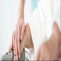 پرستار برای خانم سالمند