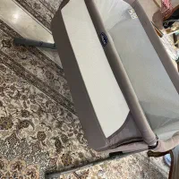 تخت کنار مادر چیکو