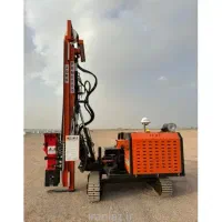 اپراتور دستگاه پایه کوب