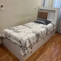 سرویس تختخواب و کمد و آینه