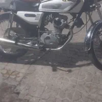 یک عدد موتورسیکلت مدل۸۵تمیز