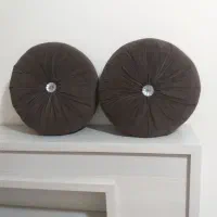 دوعدد کوسن کاملا سالم ودرحدنو پارچه ترک