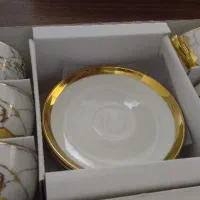 سه دست فنجان نعلبکی چینی طرح طلایی