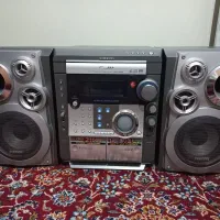 یک دستگاه ضبط و سی دی سامسونگ در حد نو