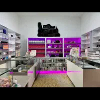 دکور برای لوازم ارایشی عطر موبایل لباس....