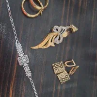 طلا ۲۰۰بالای تابلو