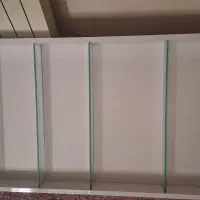 استند ایستاده شیشه‌دارمناسب مغازه یا دکور منزل