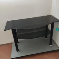 میز تلویزیون شیشه ای