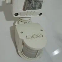 سنسور حرکتی PIR چراغ