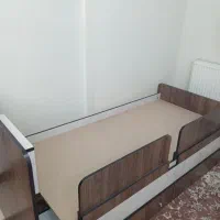تخت خواب تک‌نفره همراه با تشک