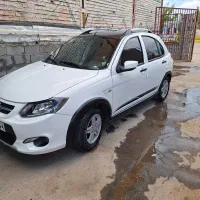 کوییک r سفید مشکی