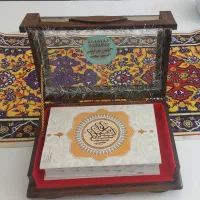 قرآن عثمان طه همراه قاب‌ جعبه‌