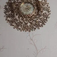 ساعت دیواری  .کاملن سالم