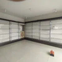 ویترین شیشه ای