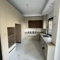 ۱۴۰مترحکمت کلید نخورده ۳ خواب /۲پارکینگ