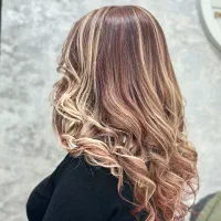 اولین مرکز اکستنشن طبیعی مو ،میکرو لیزری در آباده