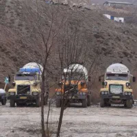 راننده تراک میکسر کار در معدن مس سونگون