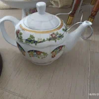 قوری چینی کاملا نو