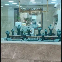 اجاره مغازه طلا فروشی سه بر با دو طرف ویترین خور