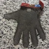 مسقل و دستکش قصابی