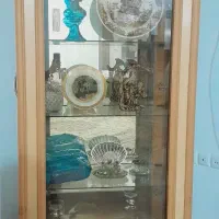 ویترین چوبی سه طبقه ای