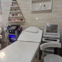 اجاره تخت برای فیشیال کار مژه کار و تتو کار