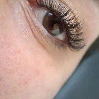 کاشت مژه