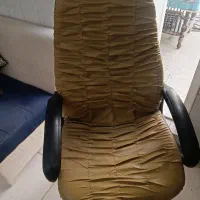 دو عدد صندلی