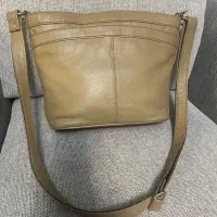 کیف دوشی زنانه چرم برند نوین چرم کاملا سالم