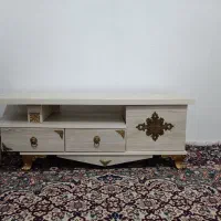 میز زیر تلویزیون