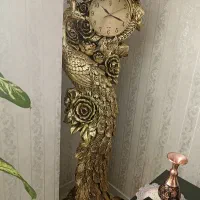 ساعت ایستاده جنس پلیستر طلایی رنگ