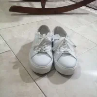کفش سفید