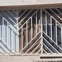 پنجره با محافظ سایز ۲ متر در ۱.۳۰